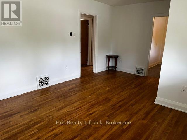 Building Photo - 303 Caddy St