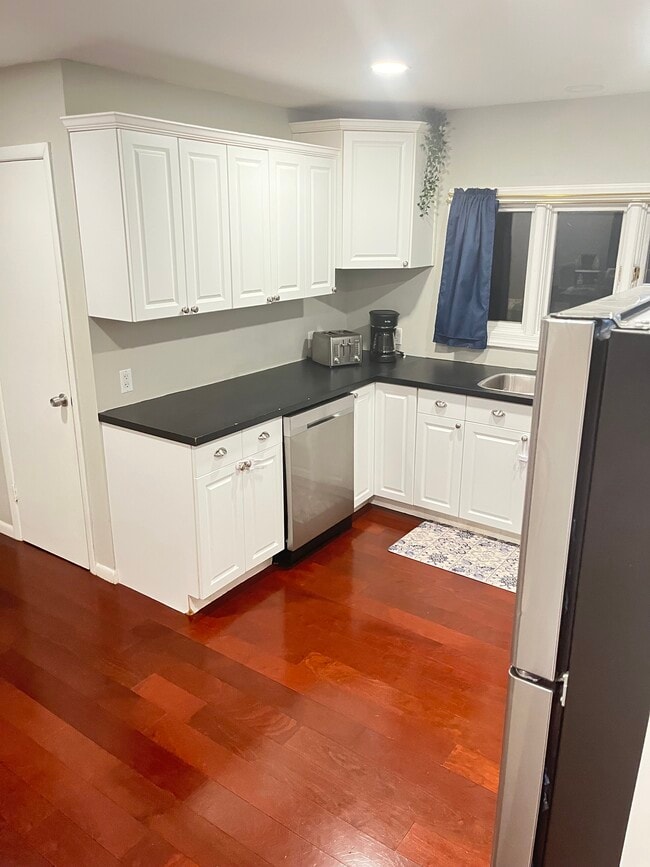 Kitchen - 596 Dell Rd