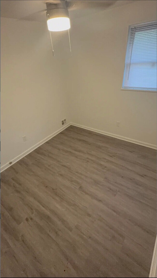 Foto del edificio - 2312 Wintergreen Ave