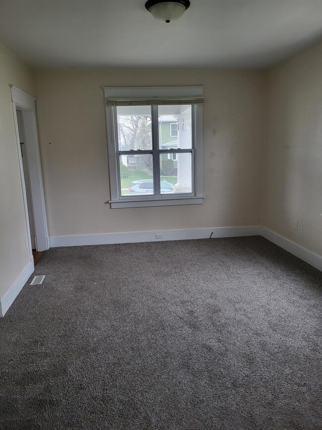 Building Photo - 4420 8th Ave