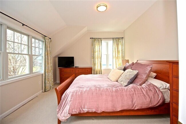 Foto del edificio - 190 Coggeshall Ave