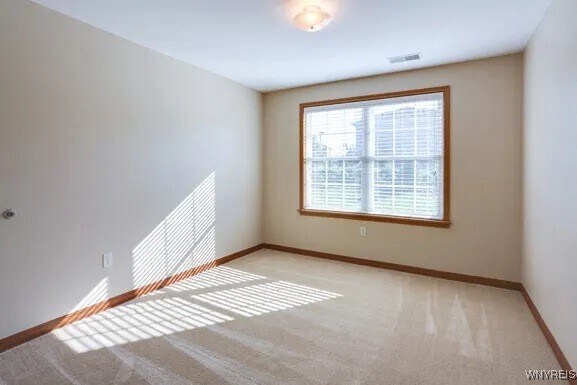 Foto del edificio - 3820 Deer Lakes Dr