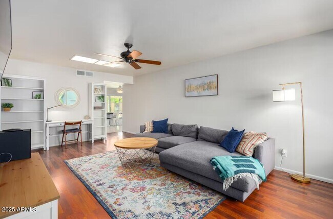 Foto del edificio - 2351 E Pebble Beach Dr