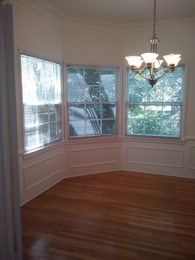 Building Photo - 145 S Harper Ave