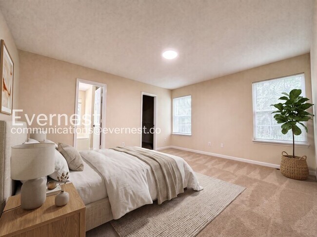 Foto del edificio - 4 Bed/3 Bath Home with Fenced Yard & Garage / Available Now!