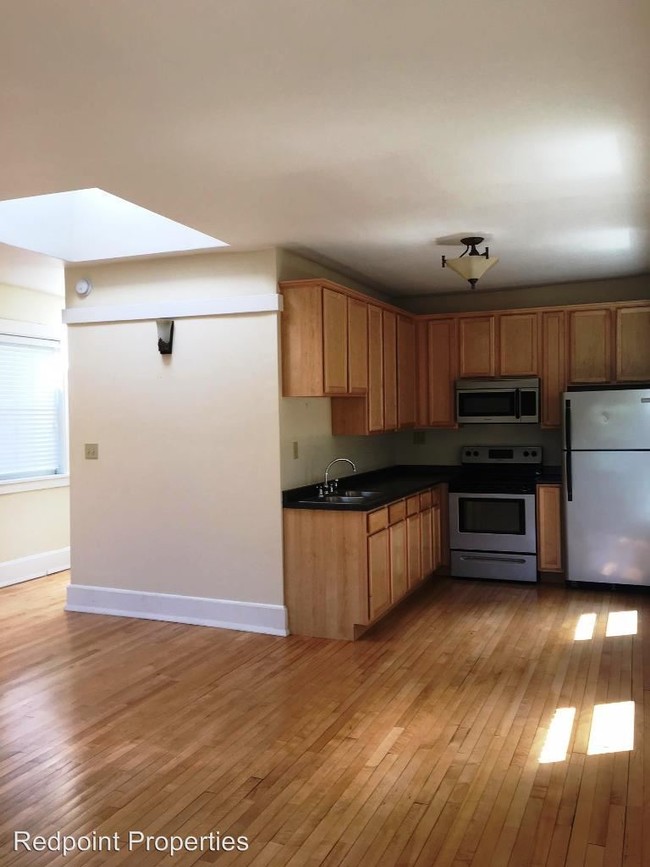 Building Photo - 801-807-807 2nd Ave S