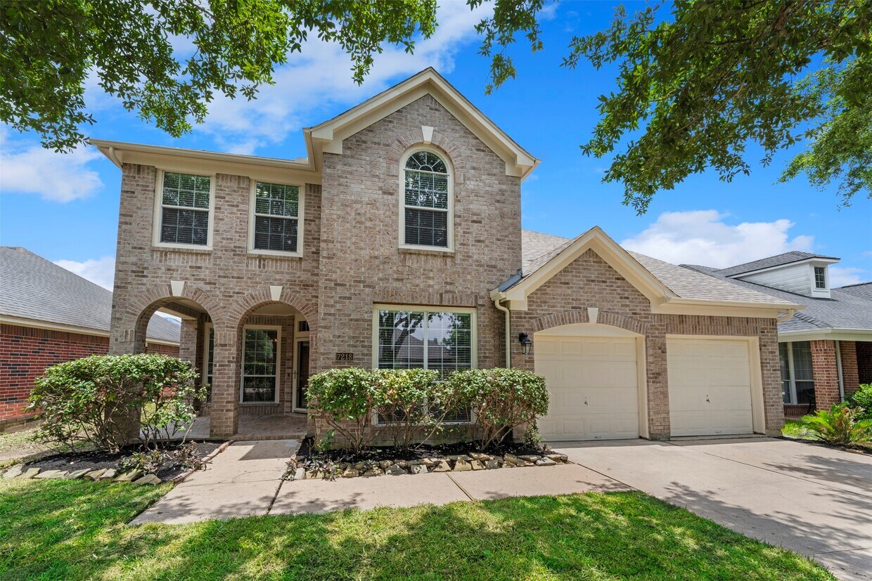 Primary Photo - 7218 Broadelm Dr