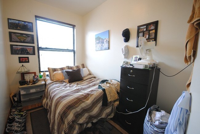 Foto del edificio - 210 E 14th St