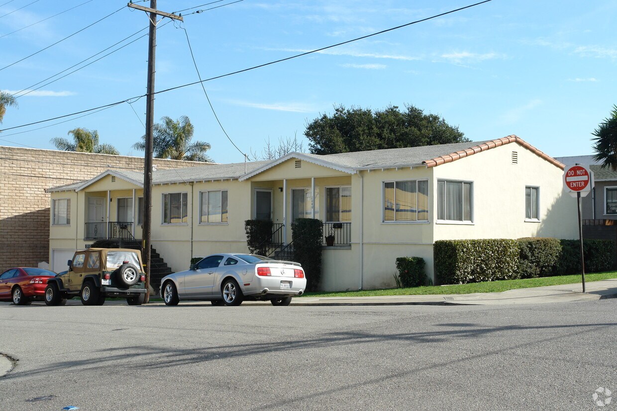 Primary Photo - 1040 Clay St