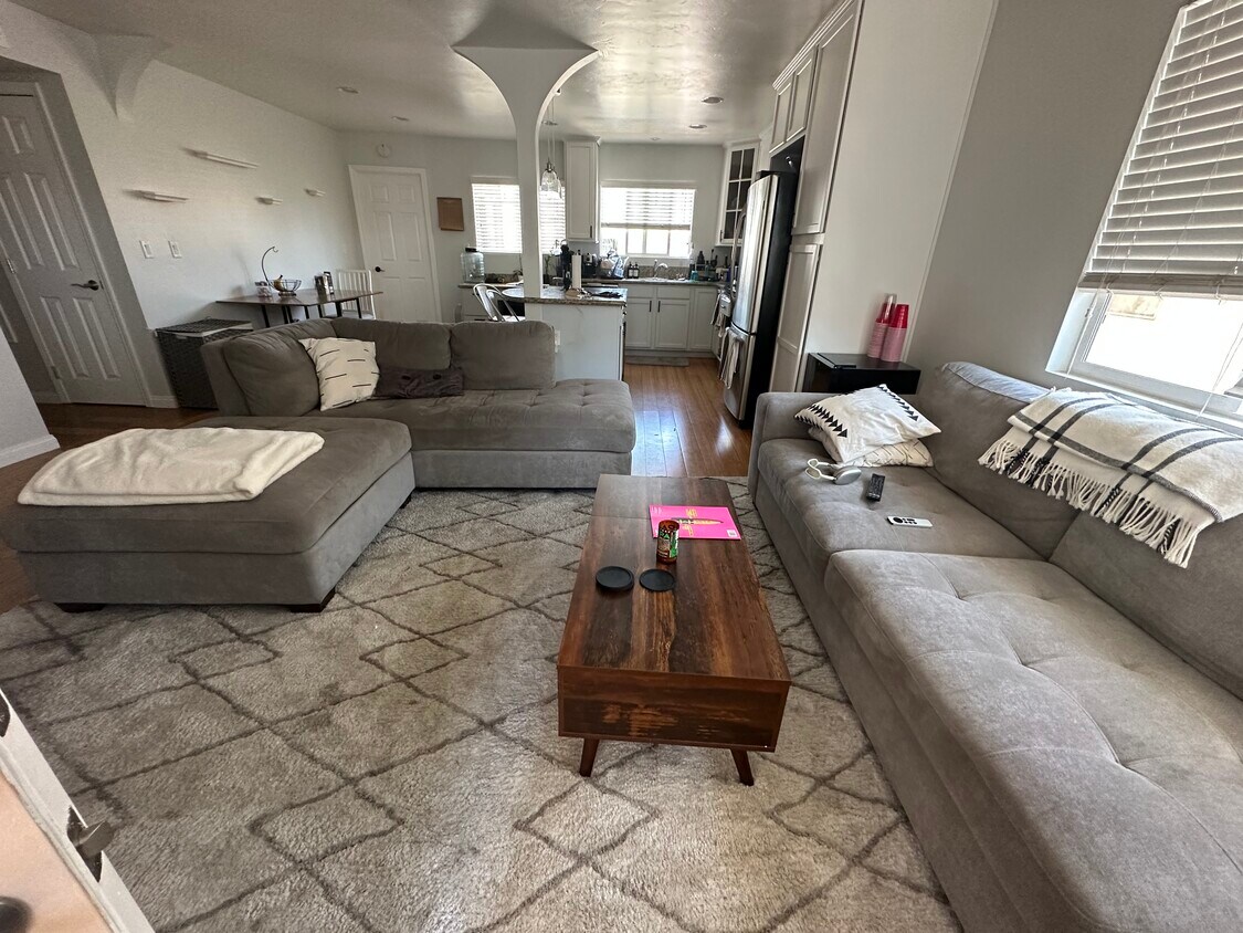 Foto principal - 4075 Idaho St