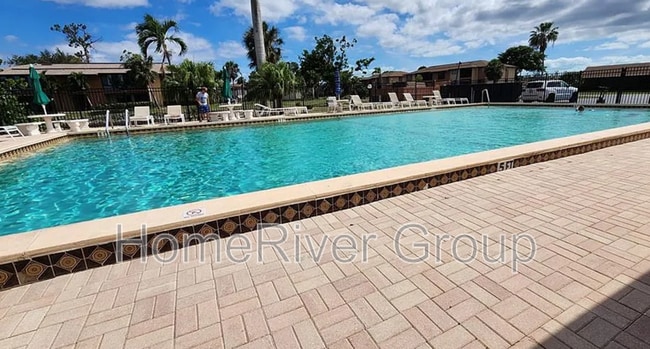 Building Photo - 6498 Royal Woods Dr