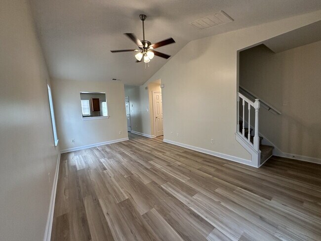 Foto del edificio - 606 Springwood Dr