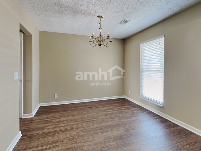 Building Photo - 1000 Brianne Ct