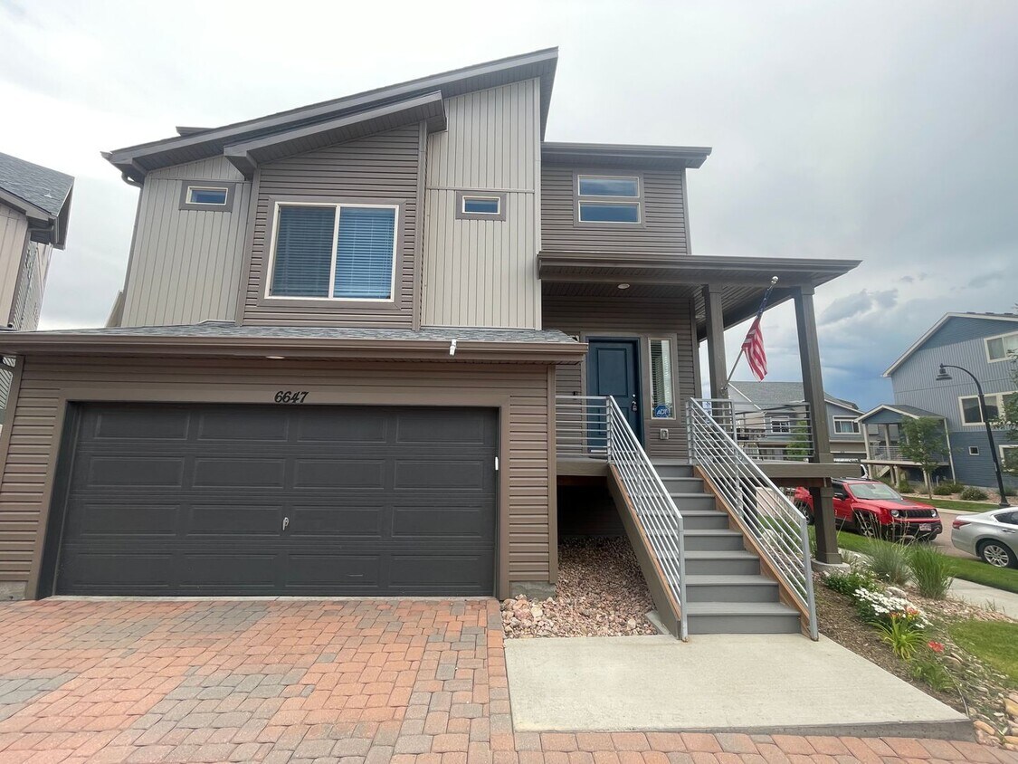 Foto principal - New Interior Paint! Shorter Lease Terms Av...