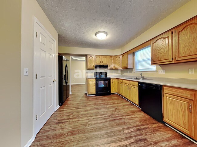 Foto del edificio - 773 Ginger Ridge Dr