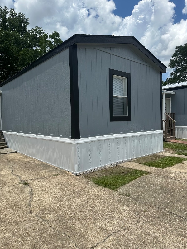 Building Photo - 9477 Lansdowne Rd