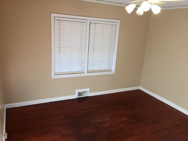 Building Photo - 3080 Lynhurst Cir SW