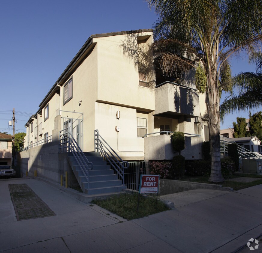 Primary Photo - 223 N Buena Vista St