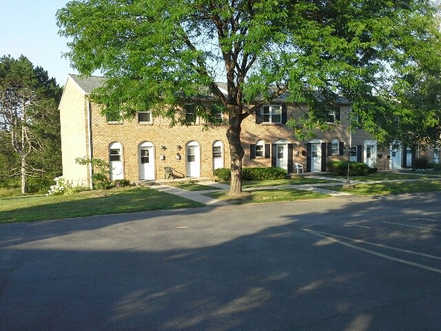 Foto del edificio - Northwood Townhomes - 550-J
