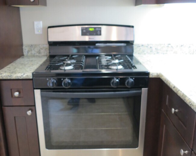 Foto del edificio - Charming 3 Bedroom & 2.5 Bathroom Available in Atascadero!