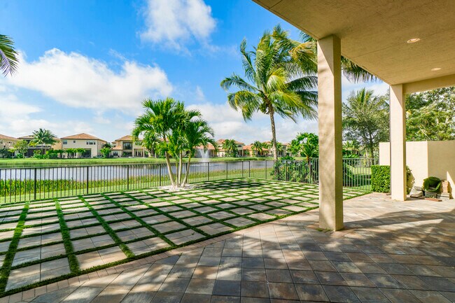 Foto del edificio - 8151 Lost Creek Ln