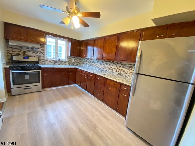 Primary Photo - 14 Hausmann Ct