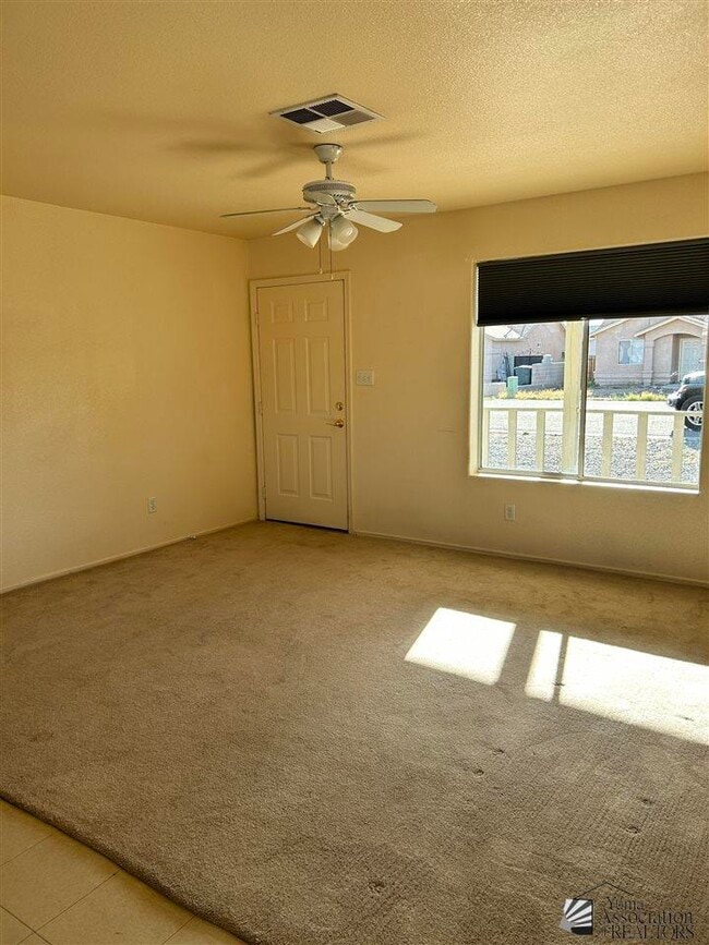 Building Photo - 3039 S Tangerine Ave