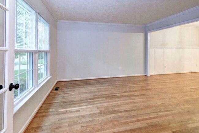 Foto del edificio - Woods of Tabb Home on a Quiet Street.
