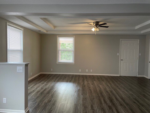 Living Room - 521 Benton Blvd