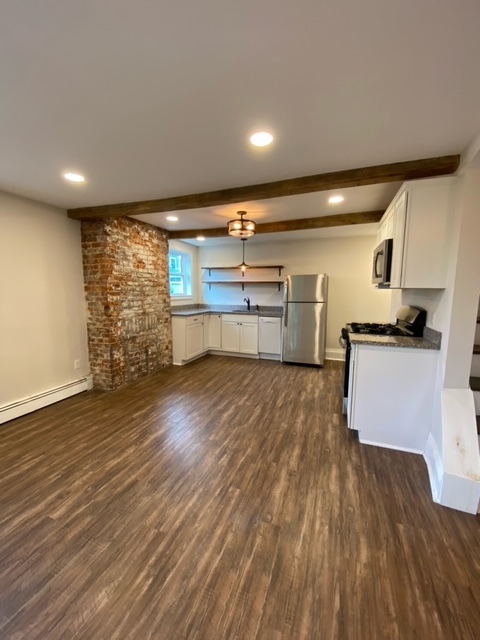 Open shelving - 5101 Kent Way