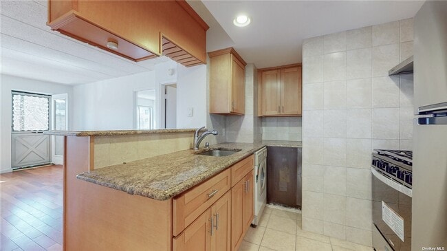 Building Photo - 76-01 113th St