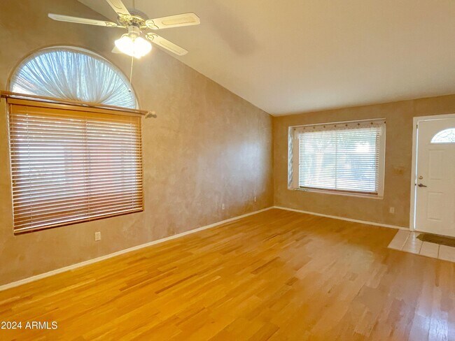 Building Photo - 4752 E Encanto St