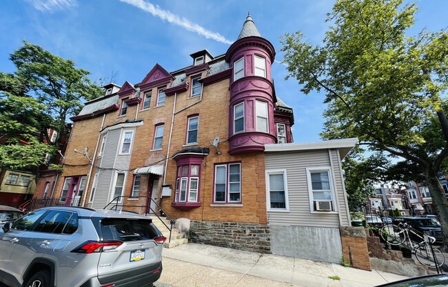 Building Photo - 4401 Locust St