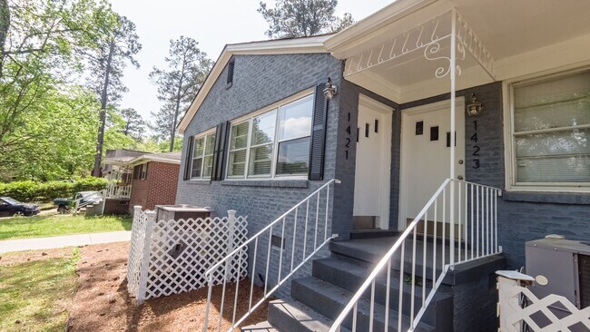 Building Photo - Solid brick duplex located in Forest Acres