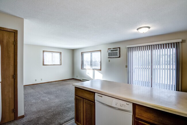 Foto del edificio - 632 Saxonwood Rd