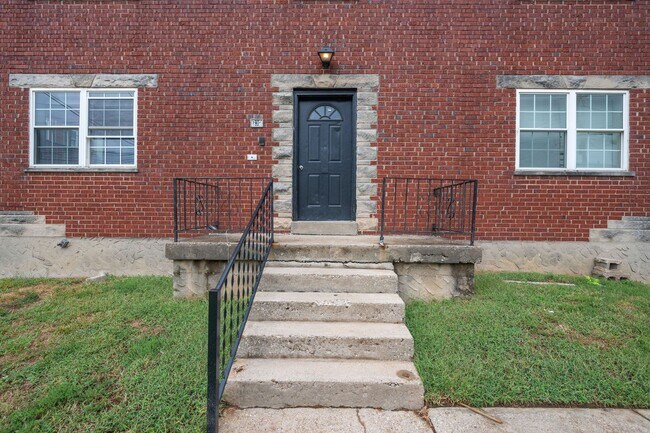 Foto del edificio - 632 Maple Dr