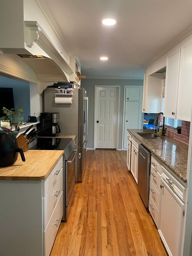 Foto del edificio - 7/1 Kent East Hill 4 bedroom rambler with ...