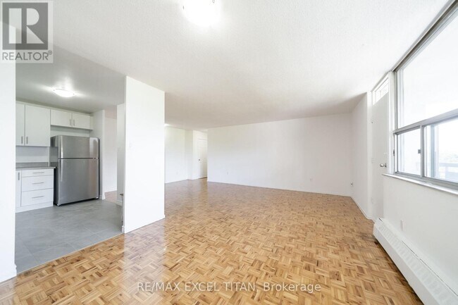 Building Photo - 5 Glamorgan Ave