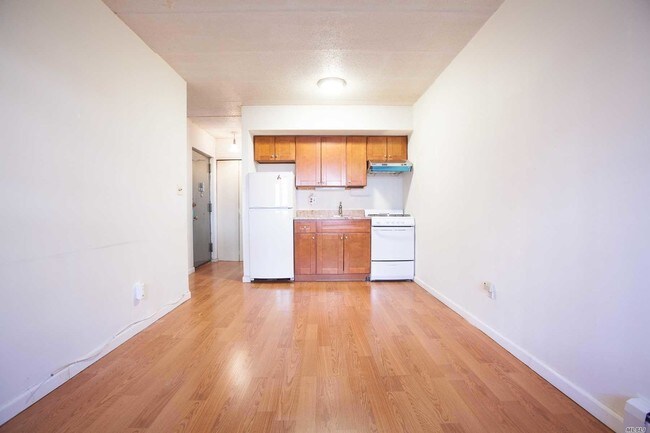 Building Photo - 139-25-139-34 34th Ave