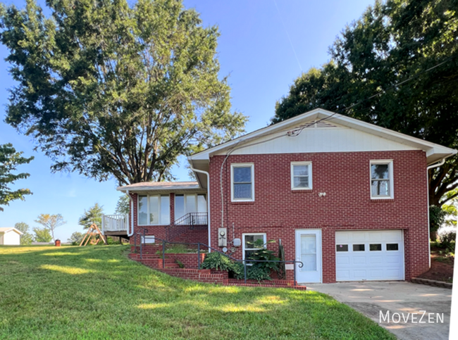 Building Photo - 654 Meadowlark Dr