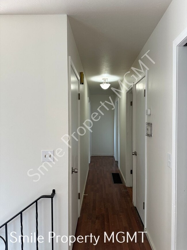 Building Photo - 1003 NE 175th Ave
