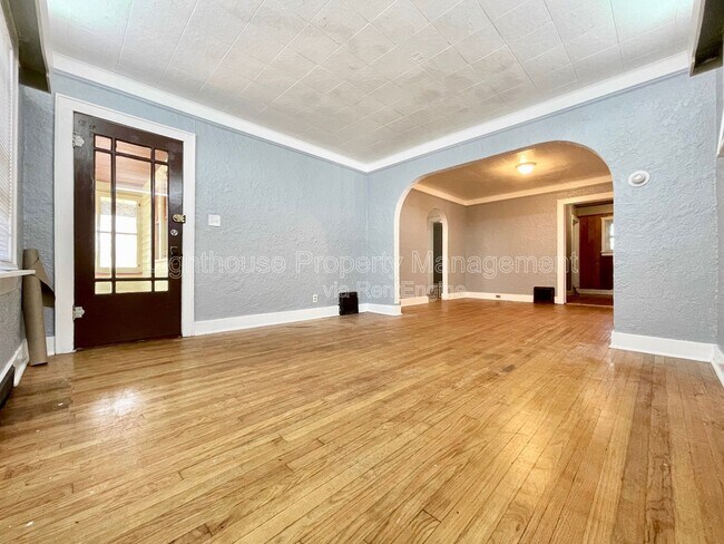 Foto del edificio - 1183 Emerson Ave