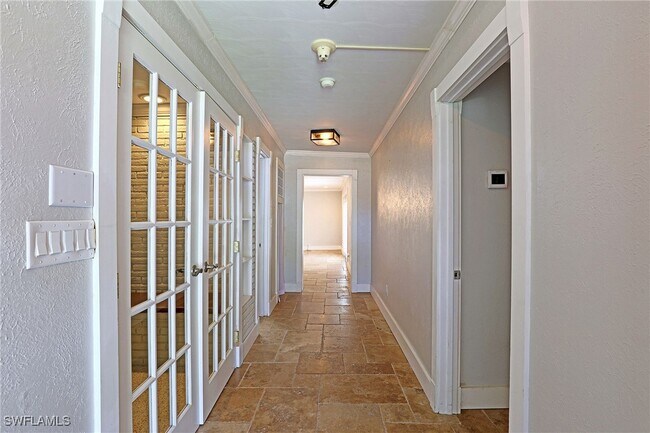 Foto del edificio - 1352 Shadow Ln