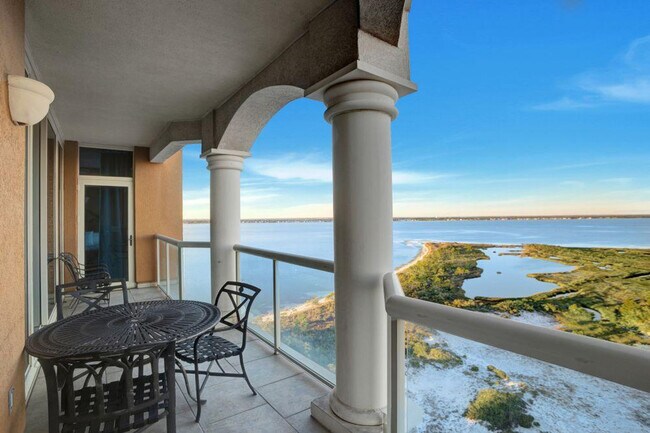 Foto del edificio - 2 Portofino Dr