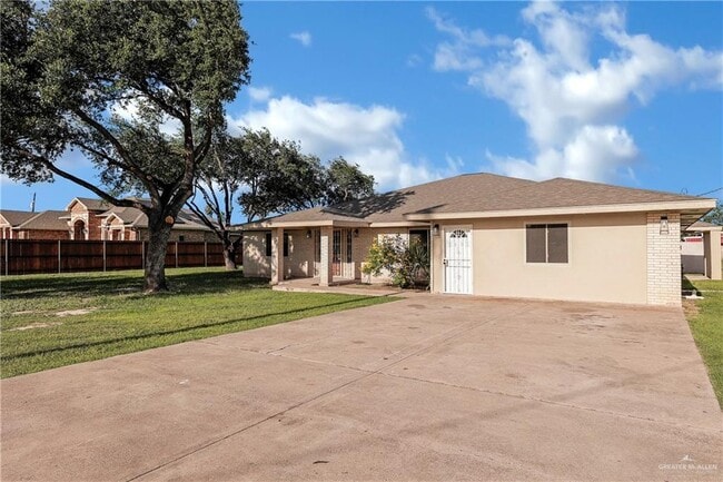 Building Photo - 4420 Los Ebanos Rd