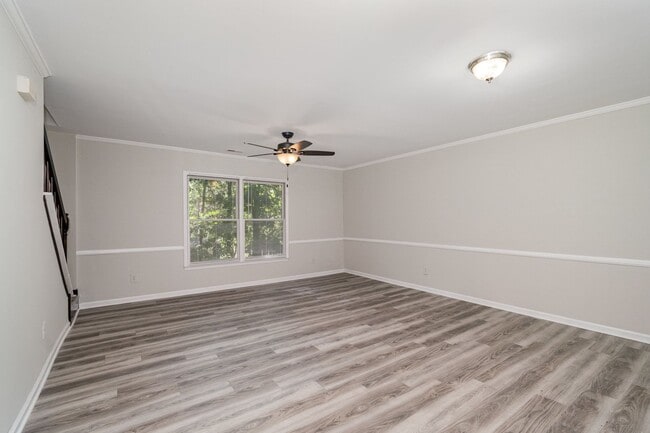 Building Photo - 311 E Montcastle Dr