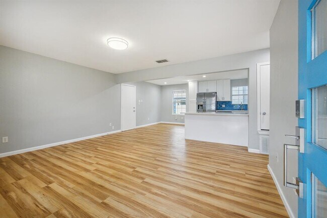Foto del edificio - 1111 Lawson Ln