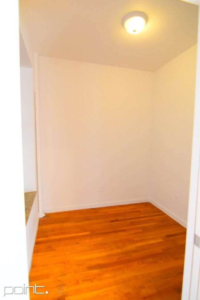 Foto del edificio - 91 E 3rd St