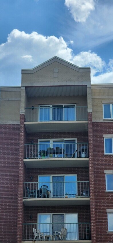 Primary Photo - 7400 Lincoln Ave