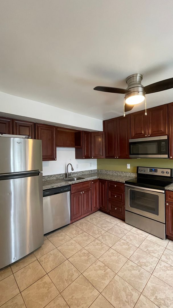 Foto del edificio - 2-Level Townhouse